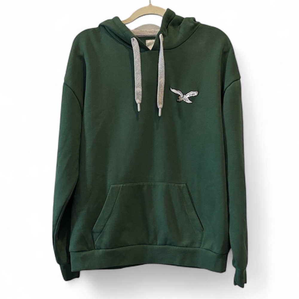 Antigua Hunter Green Philadelphia Eagles Throwback Logo Victory Pullover Hoodie